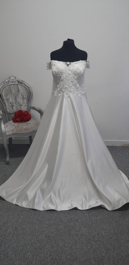 Envy by Phoenix gowns wedding dress UK 24