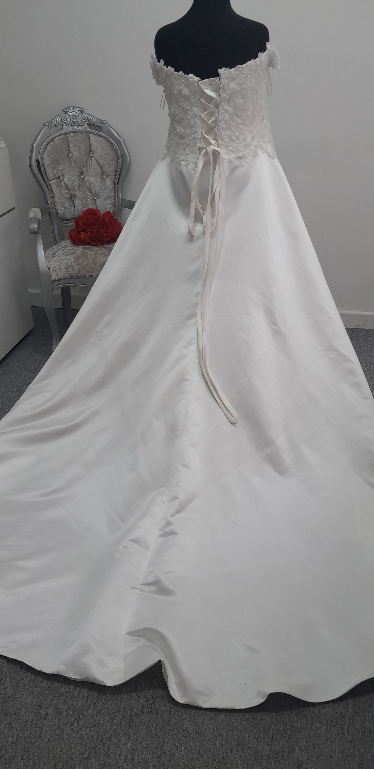 Envy by Phoenix gowns wedding dress UK 24