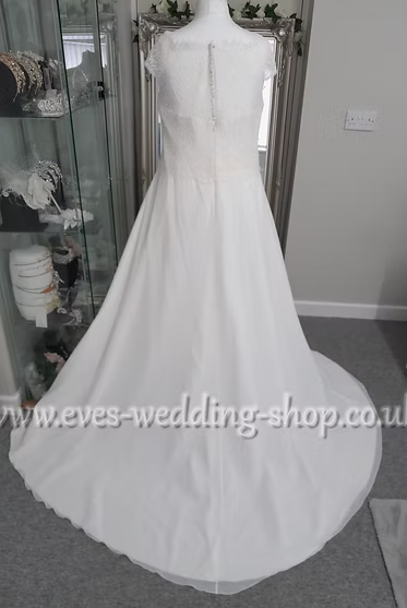 Bianco Evento ''Paloma'' ivory off shoulder wedding dress EU 52, UK 22-24