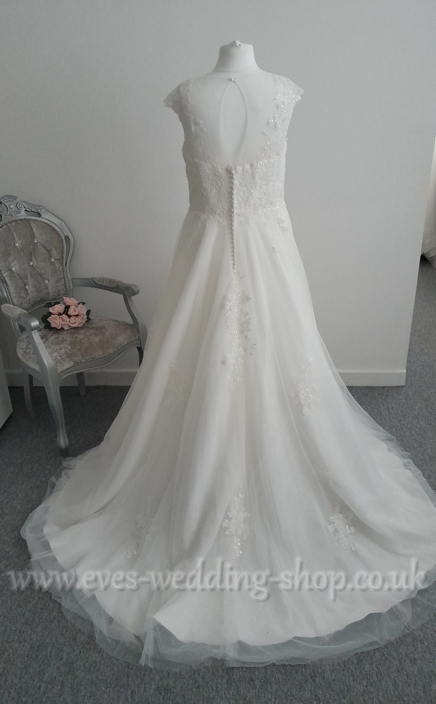 Victoria Kay ivory ball gown wedding dress UK 16