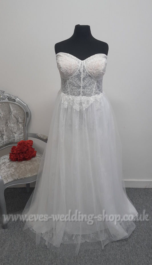 David's bridal soft white wedding dress US 26, UK 28