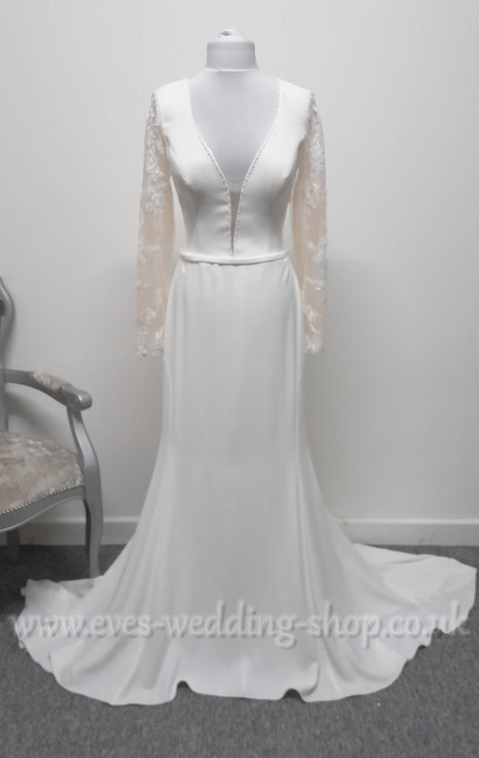 LJ ivory crepe wedding dress with long sleeves UK 10