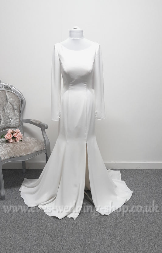 Georgia bridal ivory crepe wedding dress with sleeves UK 10