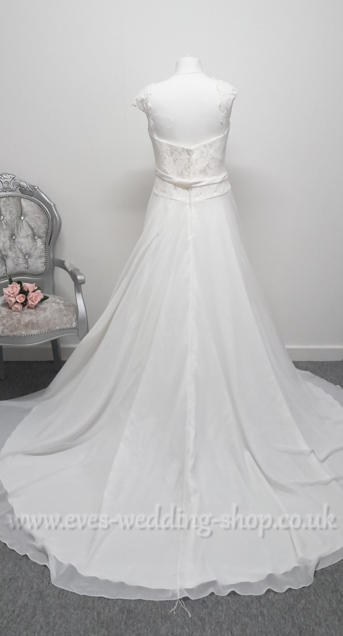 Millie May ivory lace/chiffon wedding dress with straps UK 22