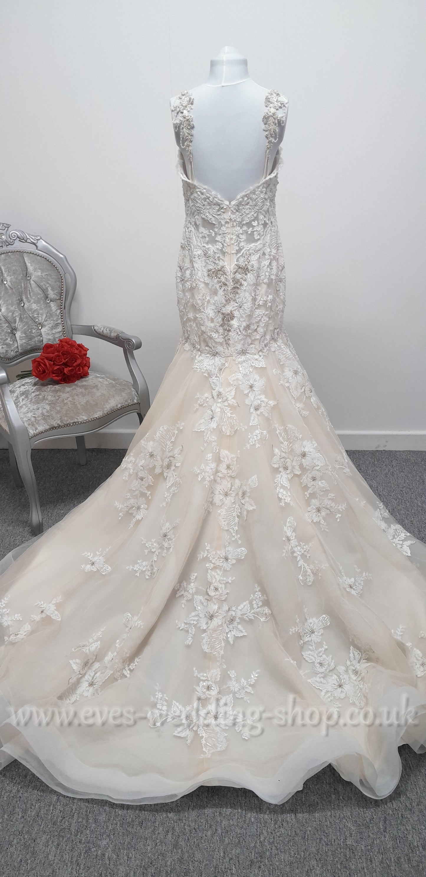 Beautiful Anna Lizh ivory/rum pink wedding dress with floral detail UK 14