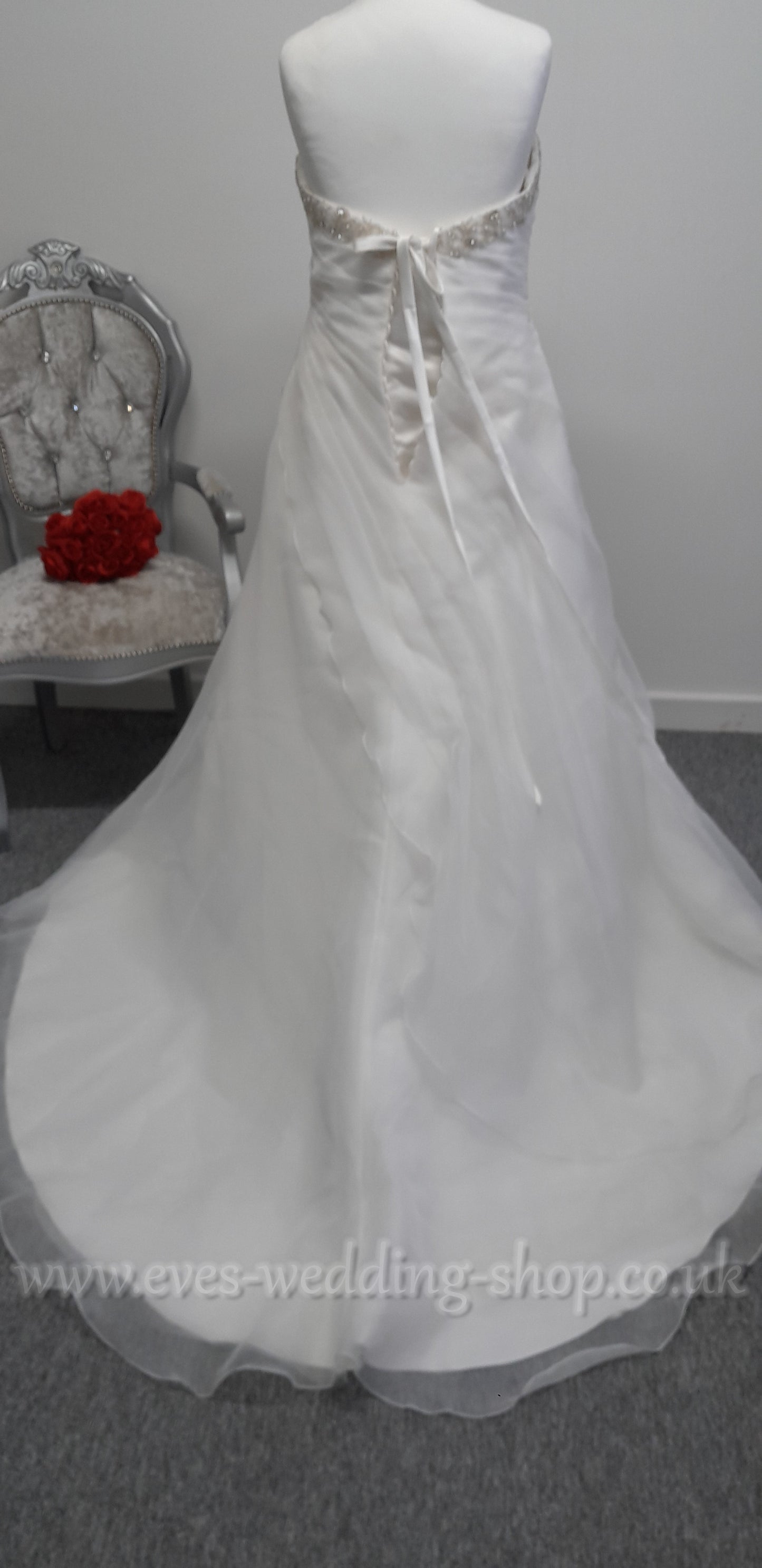 Beautiful brides by Special day ivory organza wedding dress UK 24