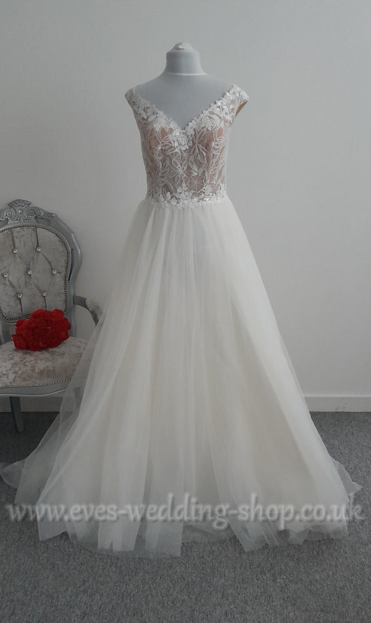 Tres Chic ivory nude tulle wedding dress UK 14
