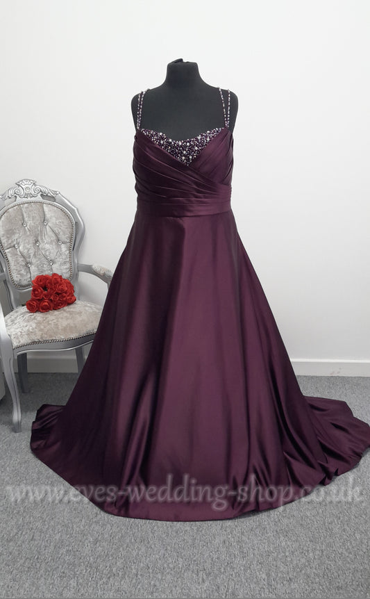 Sonsie SON92019 aubergine colour wedding dress UK30