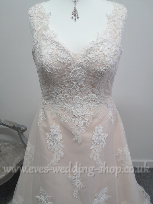 Ladybird 421054 ivory nude wedding dress UK 18
