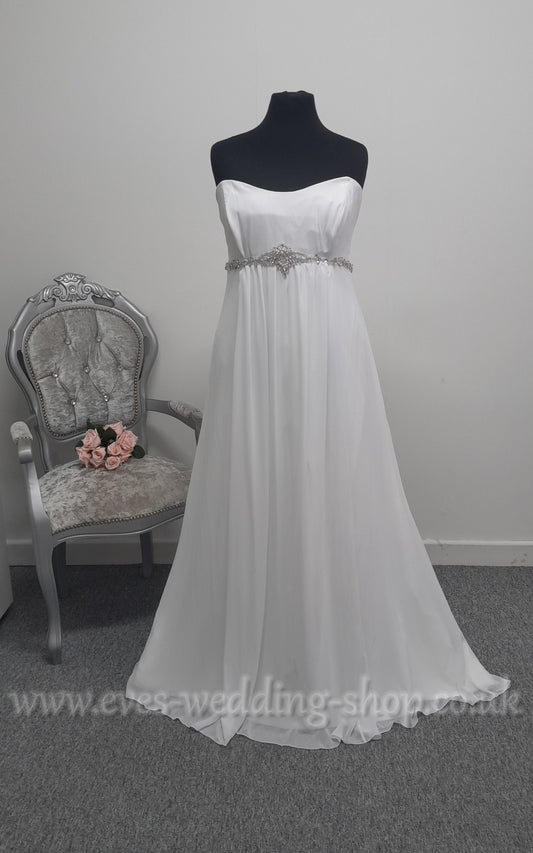 Michael Nolte white chiffon wedding dress US 24- UK 26/28