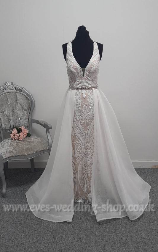 Off white / nude wedding dress UK 6