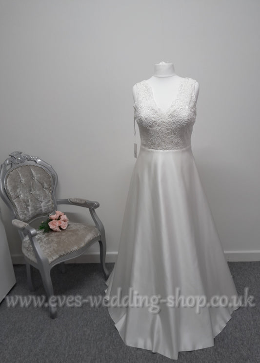 Bianco Evento ''Avalan'' ivory wedding dress EU 42, UK 14