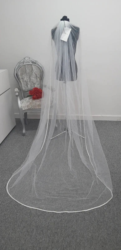 Joyce Jackson "Jakarta" off white Italian wedding veil