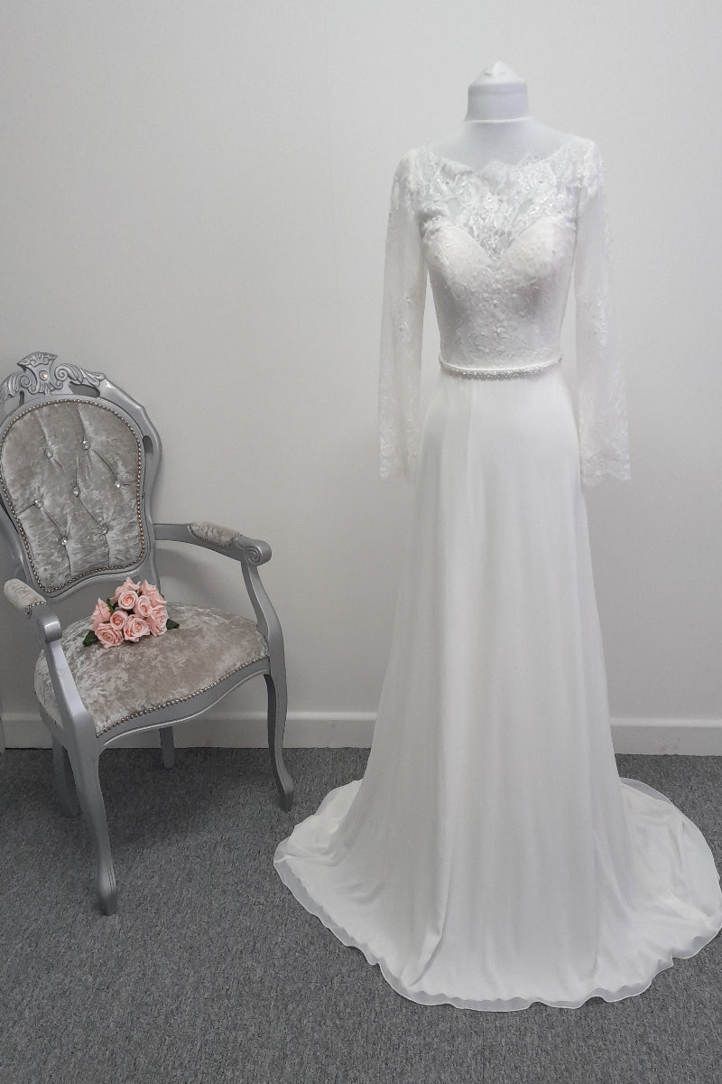 Berketex ivory wedding dress with sleeves UK 10