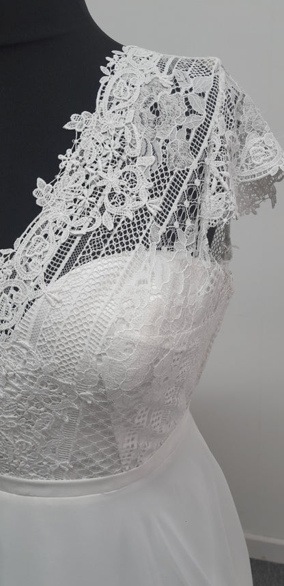 Bianco Evento chiffon wedding dress EU size 44, UK 14