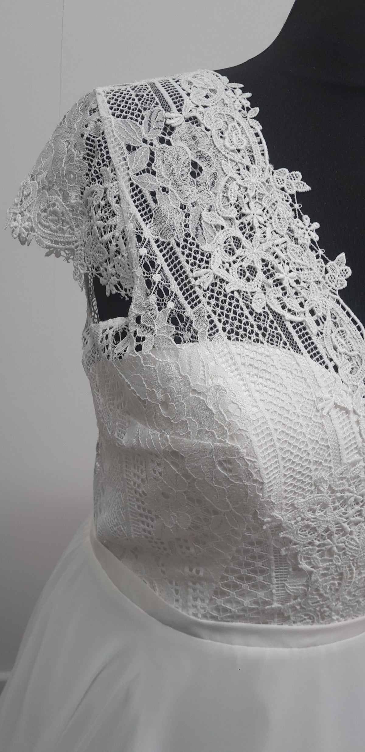 Bianco Evento chiffon wedding dress EU size 44, UK 14