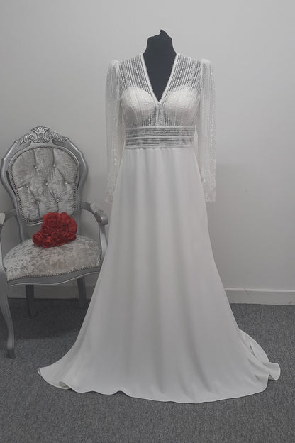 Ivory crepe wedding dress with sleeves UK 20