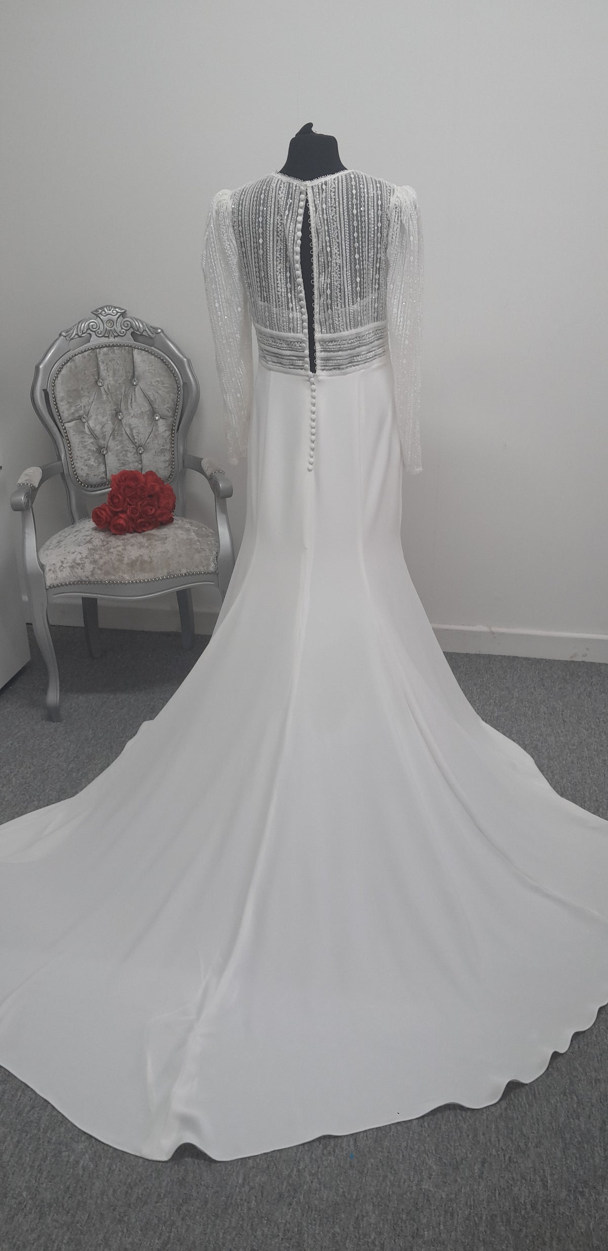 Ivory crepe wedding dress with sleeves UK 20