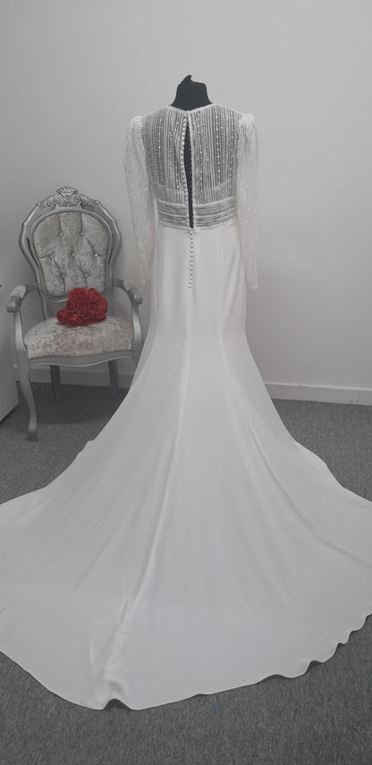 Ivory crepe wedding dress with sleeves UK 20