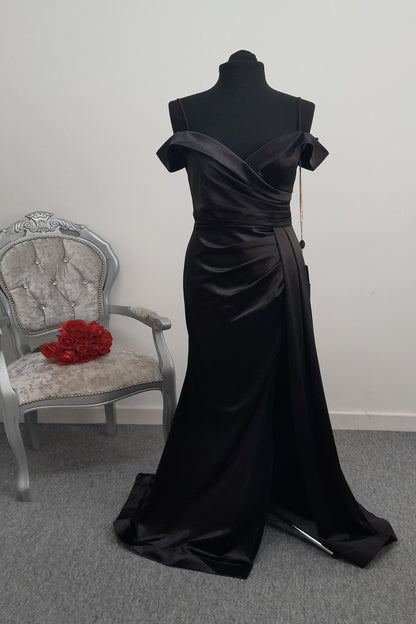 Elegant Black Off-Shoulder Evening & Prom Dress – Size S