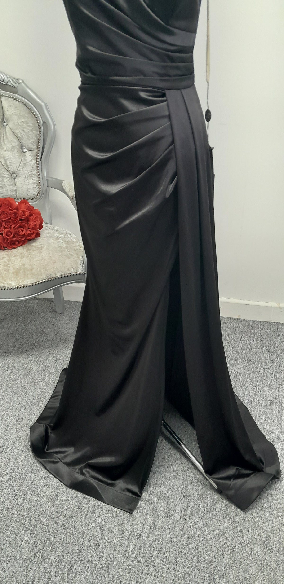 Elegant Black Off-Shoulder Evening & Prom Dress – Size S