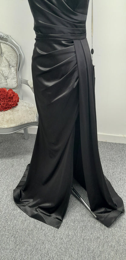 Elegant Black Off-Shoulder Evening & Prom Dress – Size S