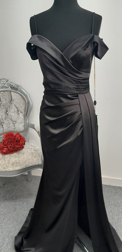 Elegant Black Off-Shoulder Evening & Prom Dress – Size S