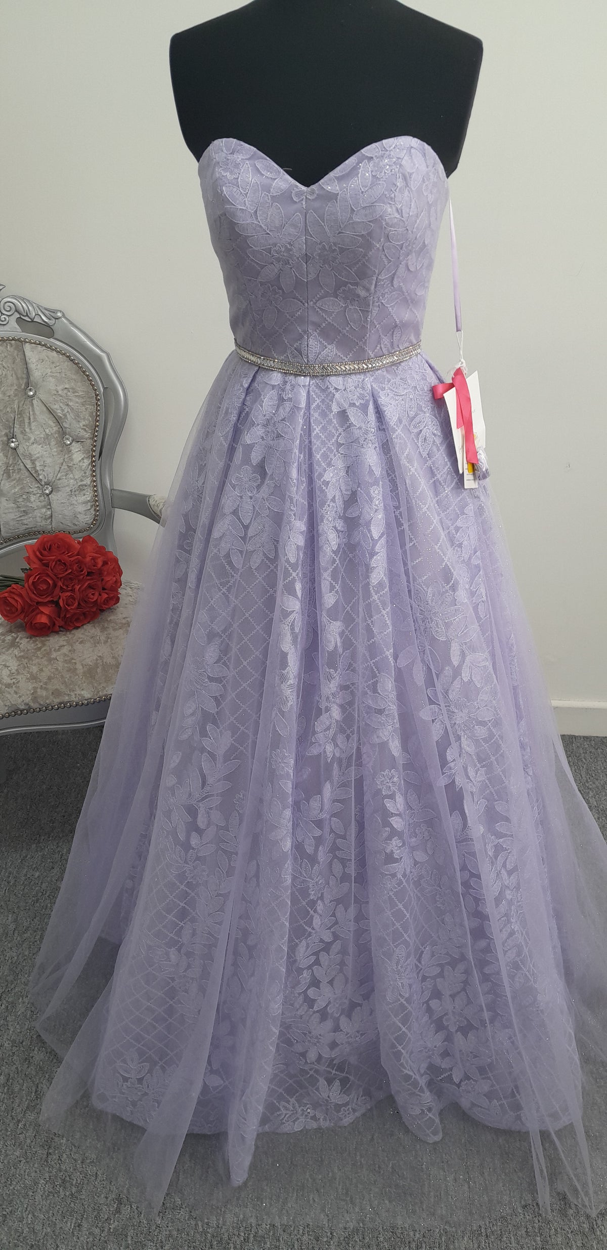 Stunning Lilac Lace Evening & Prom Dress – Size UK 8