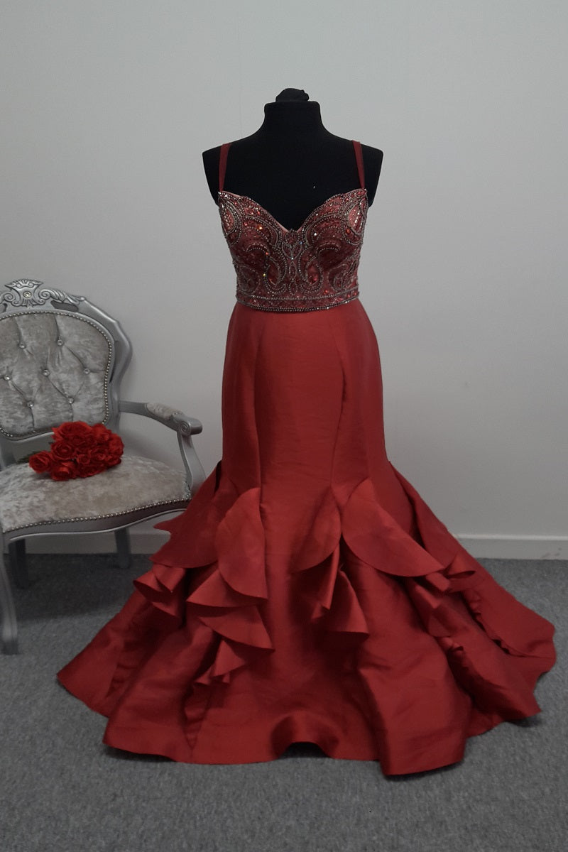 Stunning Red Beaded Ruffled Mermaid Evening & Prom Dress – Size UK 12