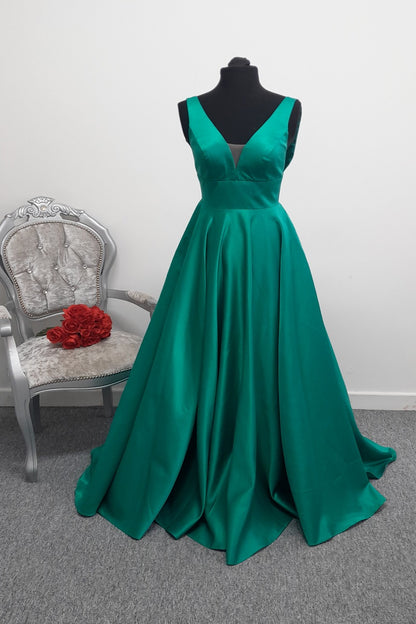 Stunning Green Satin Evening & Prom Dress with pockets – Size UK 6