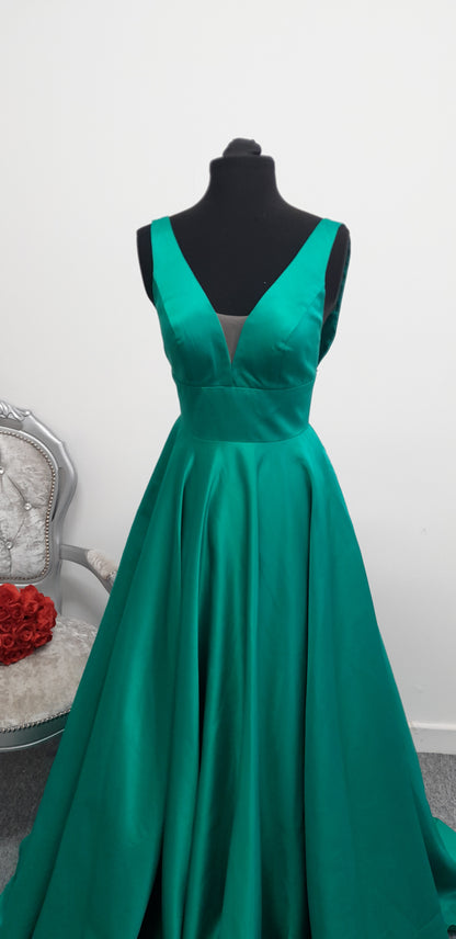 Stunning Green Satin Evening & Prom Dress with pockets – Size UK 6