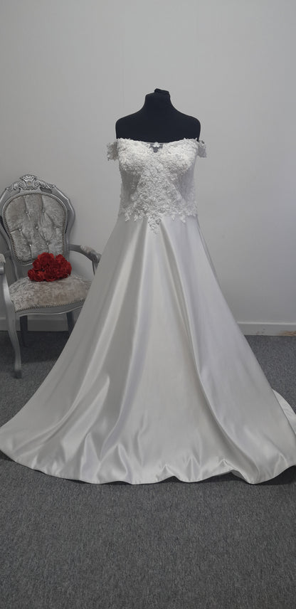 Envy by Phoenix gowns wedding dress UK 24