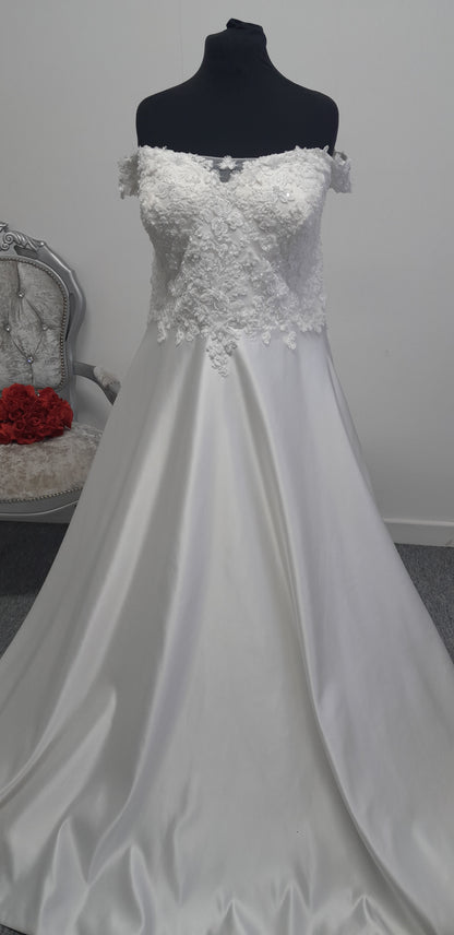 Envy by Phoenix gowns wedding dress UK 24