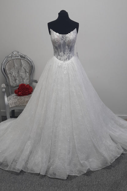 Blossomele by Lana Grace Bridal ivory lace wedding dress UK  8