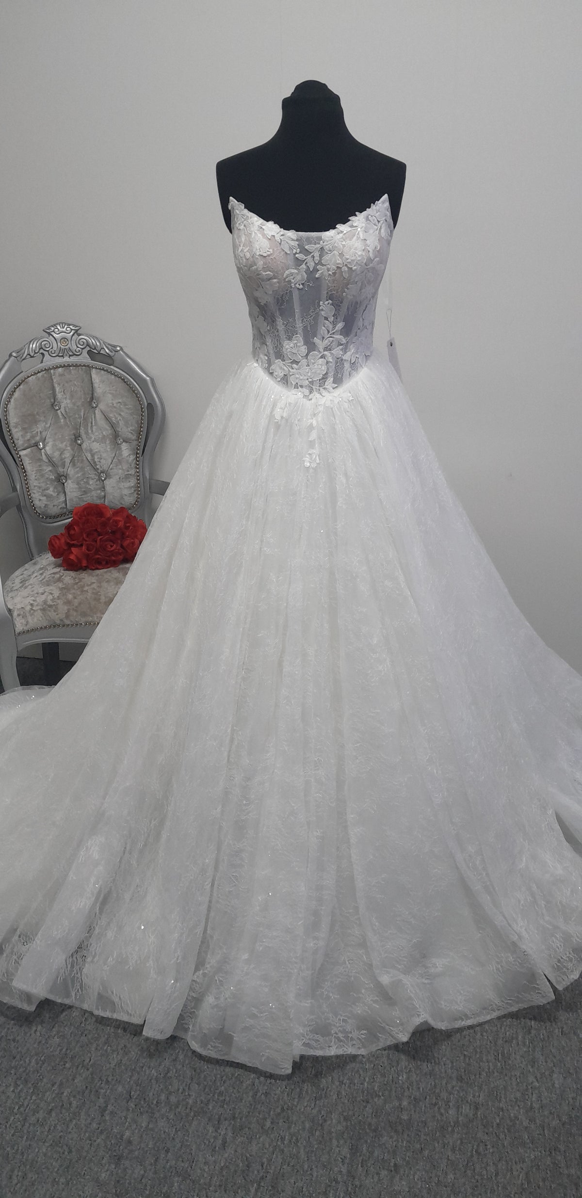 Blossomele by Lana Grace Bridal ivory lace wedding dress UK  8