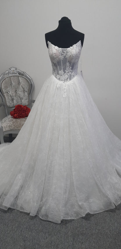 Blossomele by Lana Grace Bridal ivory lace wedding dress UK  8