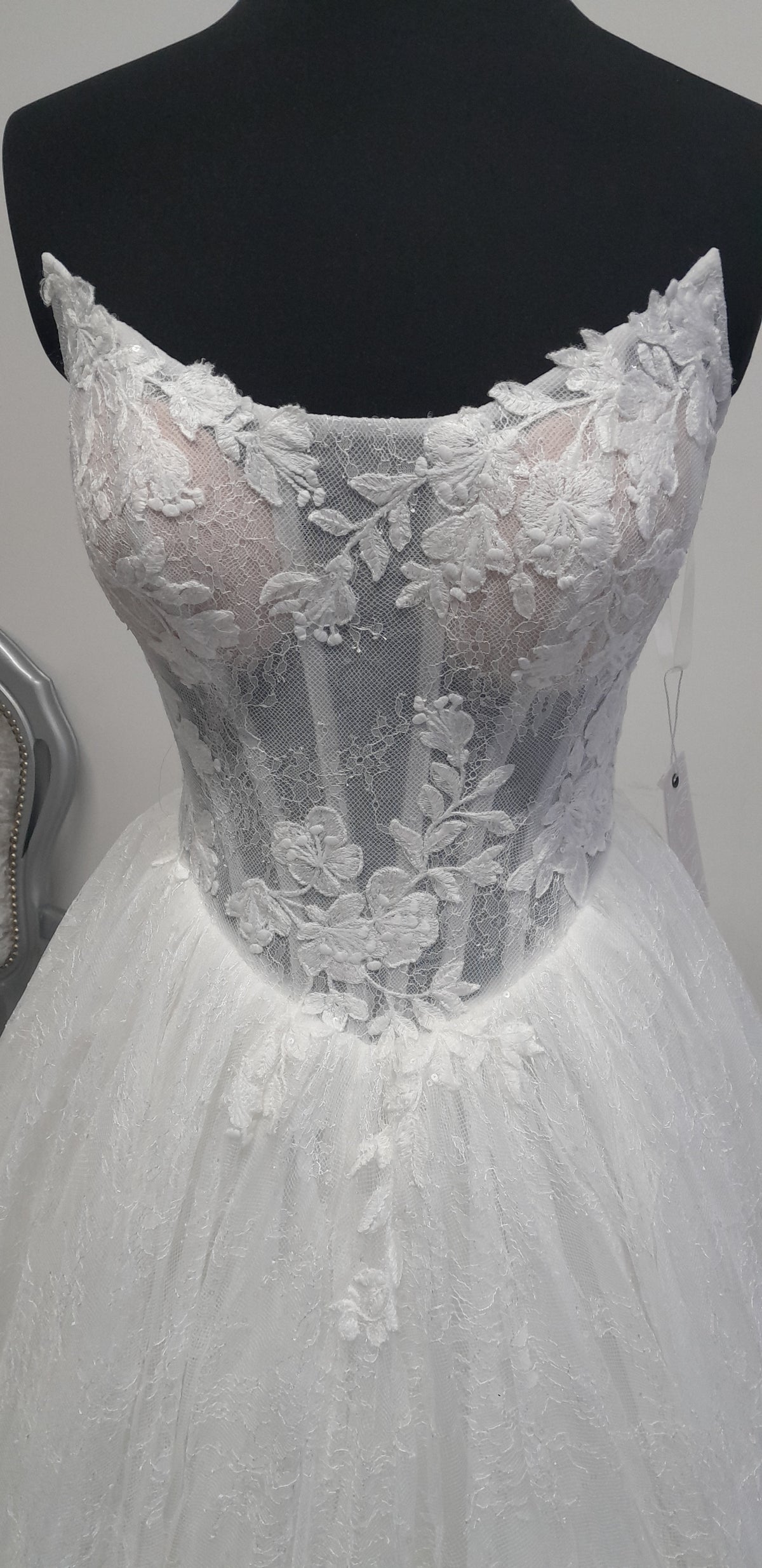 Blossomele by Lana Grace Bridal ivory lace wedding dress UK  8