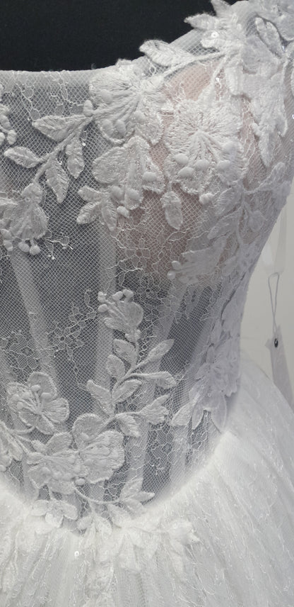 Blossomele by Lana Grace Bridal ivory lace wedding dress UK  8