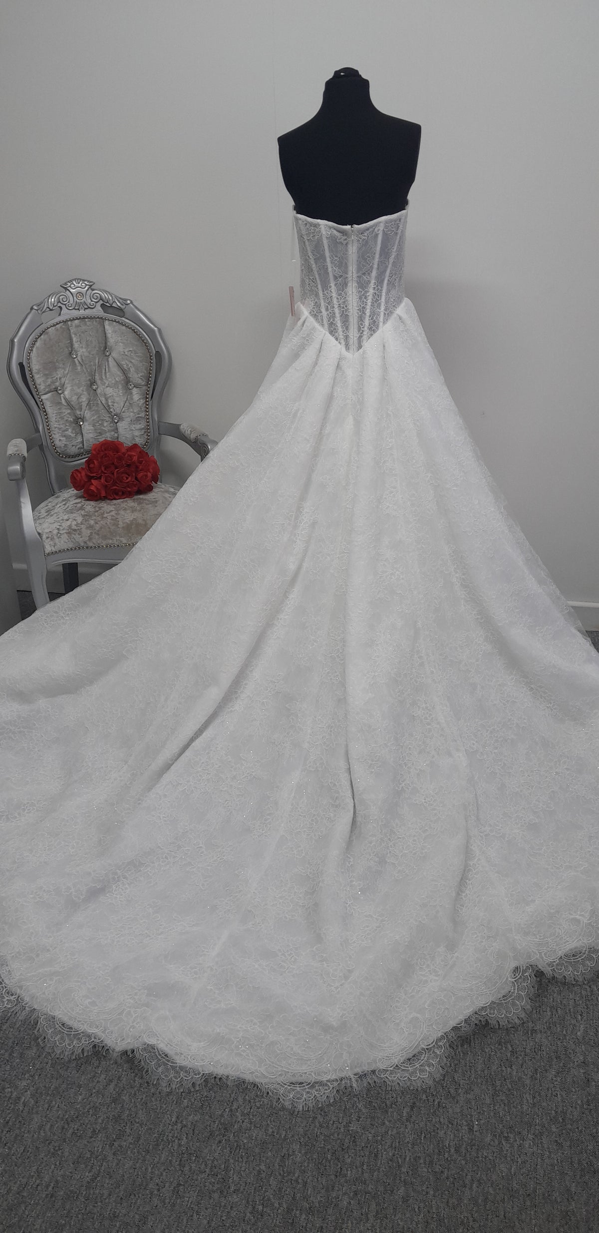 Lana Grace Bridal ivory lace wedding dress UK 10