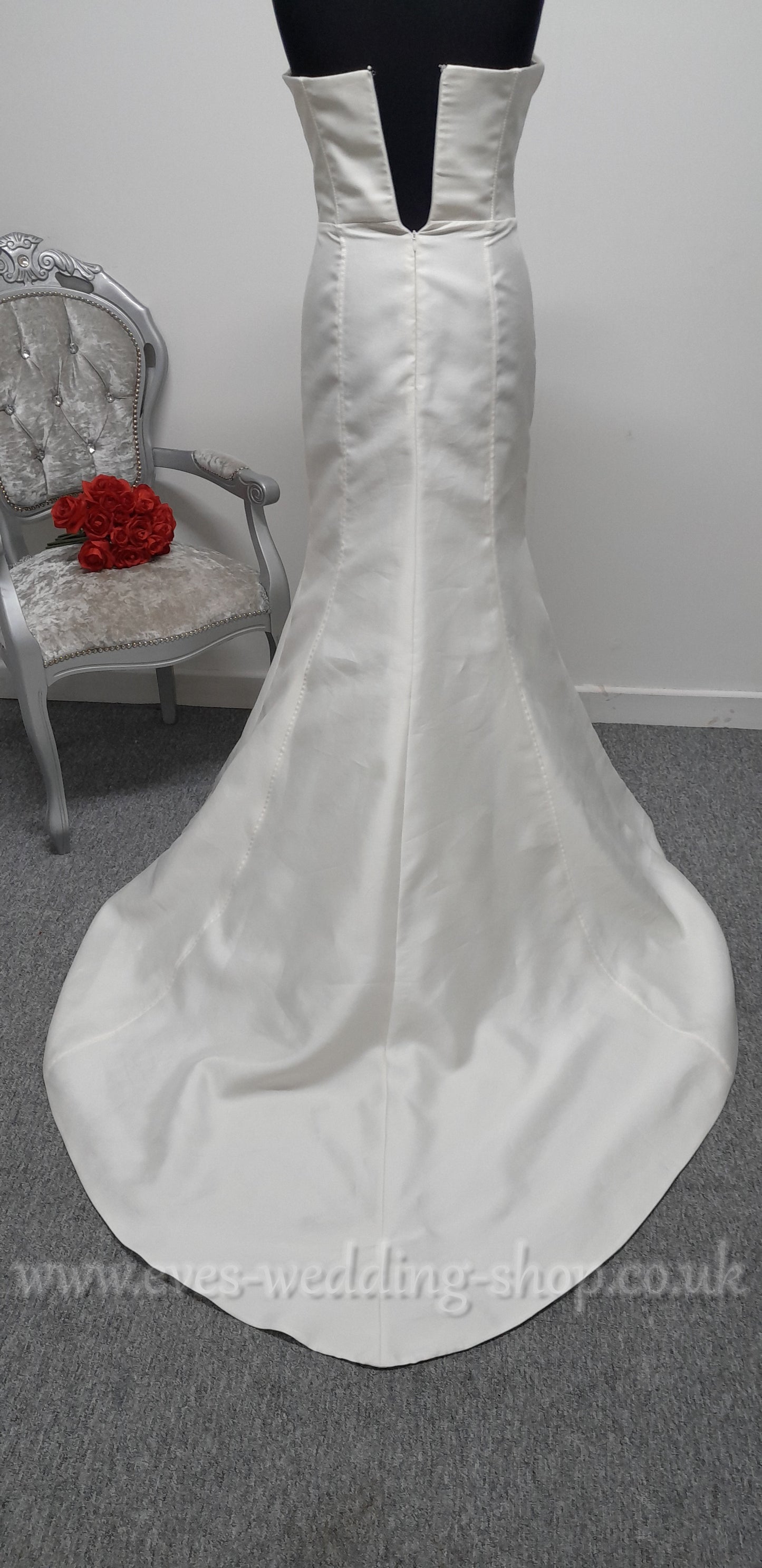 Eva Lendel mikado wedding dress with sleeves and detachable train size 44 /UK 14