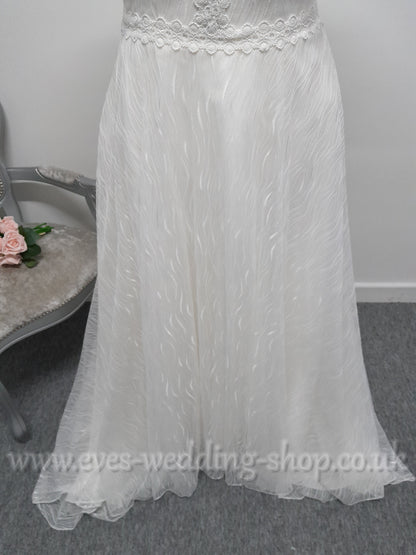 Callista ivory wedding dress with cap sleeves UK 18