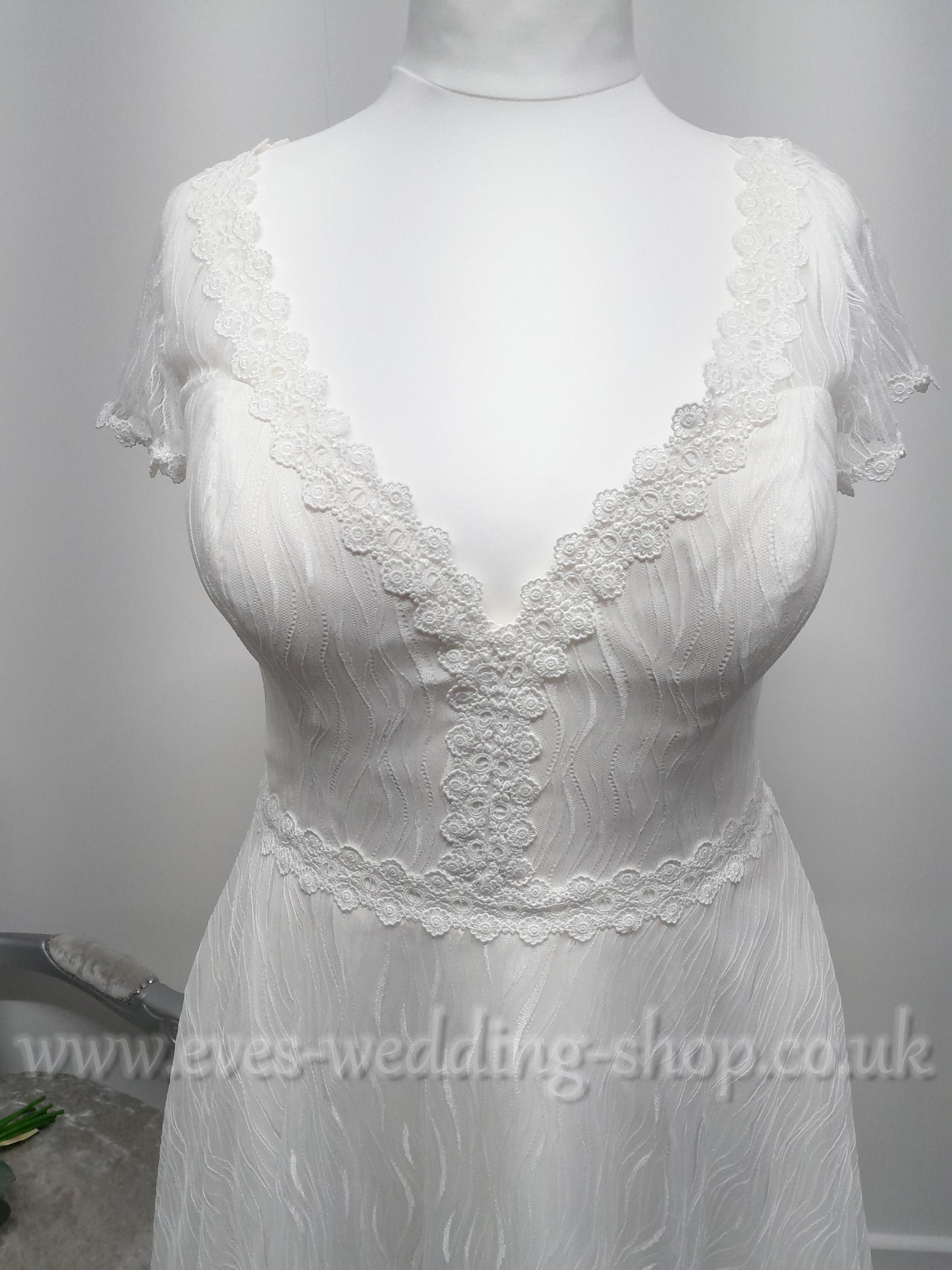 Callista ivory wedding dress with cap sleeves UK 18