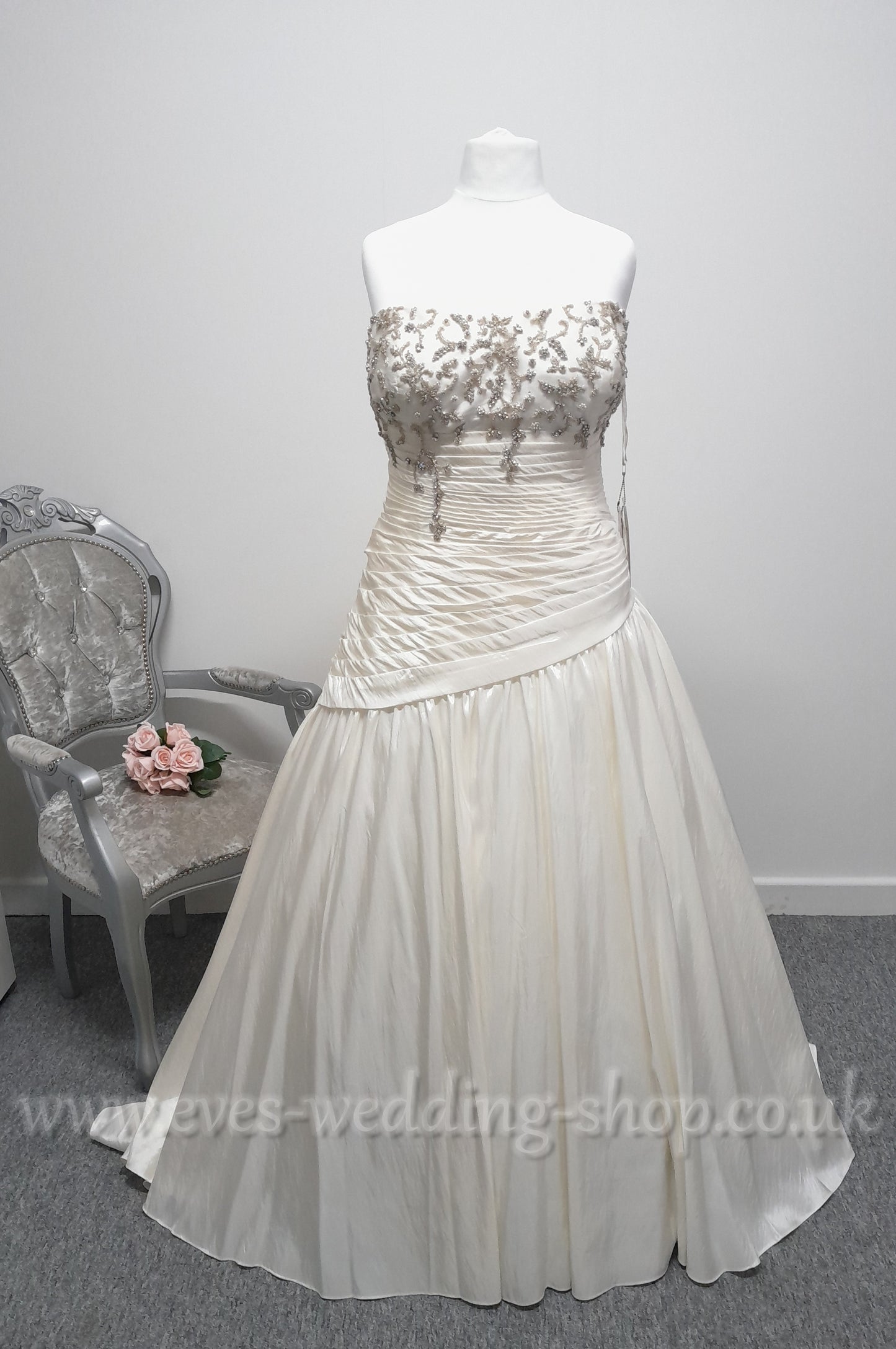 Sonsie SON91017 new ivory wedding dress UK size 26
