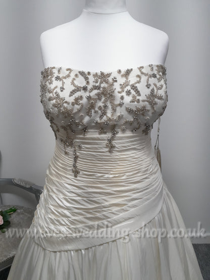 Sonsie SON91017 new ivory wedding dress UK size 26