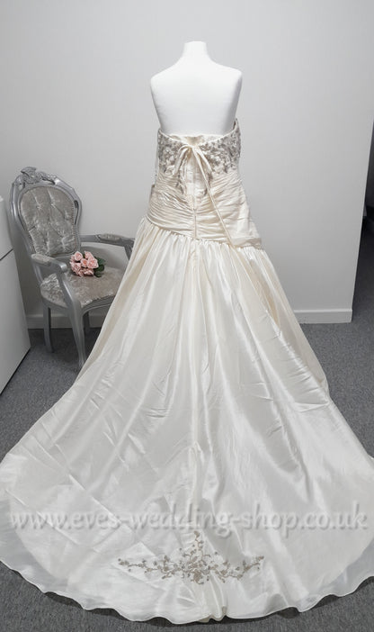 Sonsie SON91017 new ivory wedding dress UK size 26