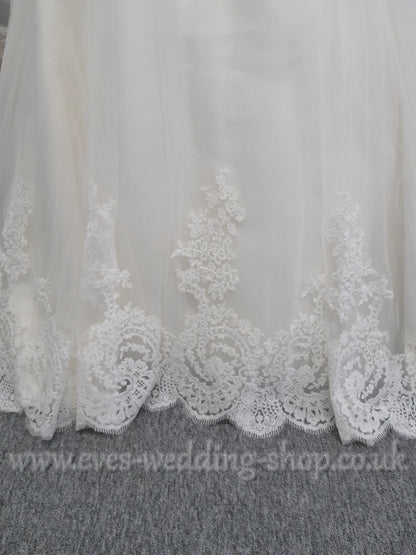 Art Couture AC510 ivory wedding dress UK 16