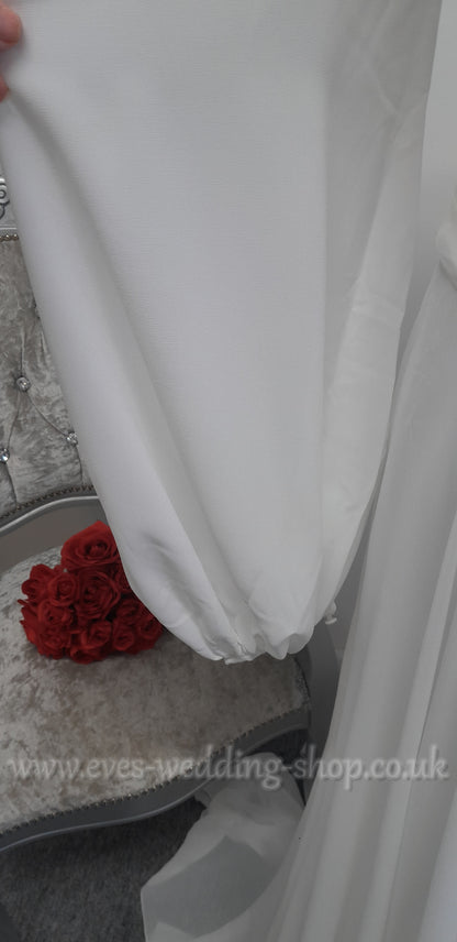 Monica Loretti ivory wedding dress with slit EU 54, UK 26