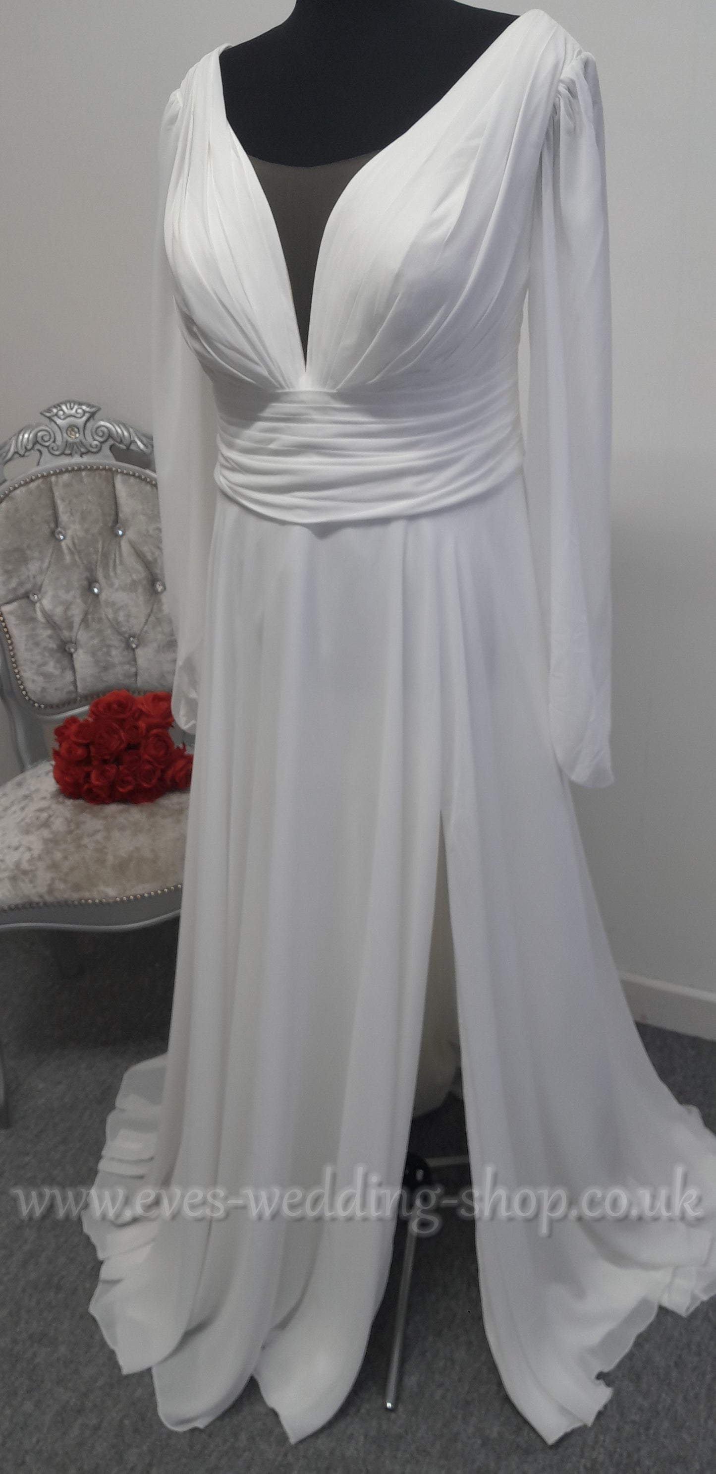 Monica Loretti ivory wedding dress with slit EU 54, UK 26