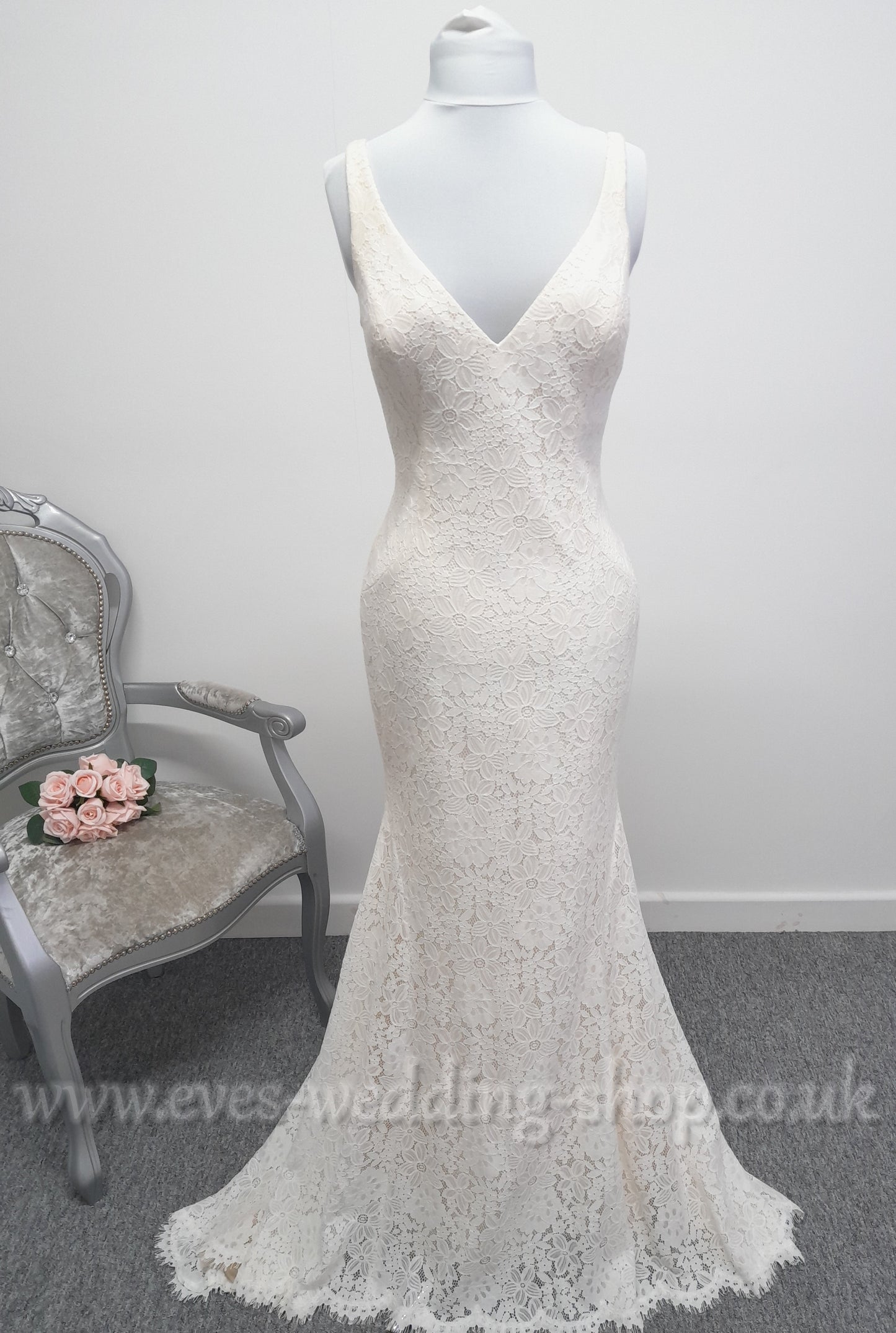 Enzoani  BT18-22 V-Neck fitted ivory/nude wedding dress with overskirt UK 14