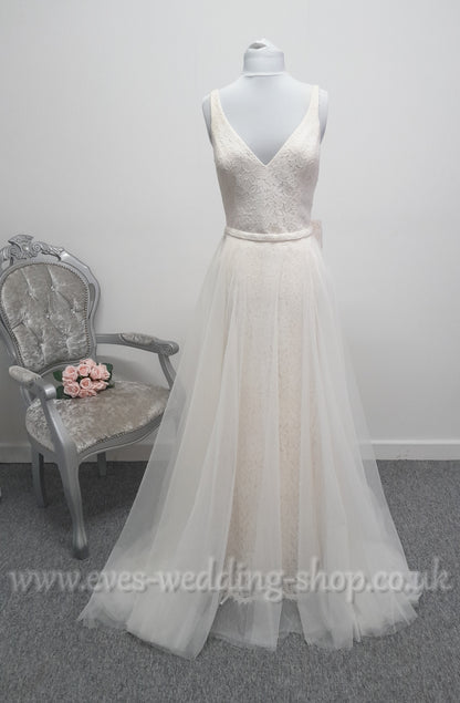 Enzoani  BT18-22 V-Neck fitted ivory/nude wedding dress with overskirt UK 14